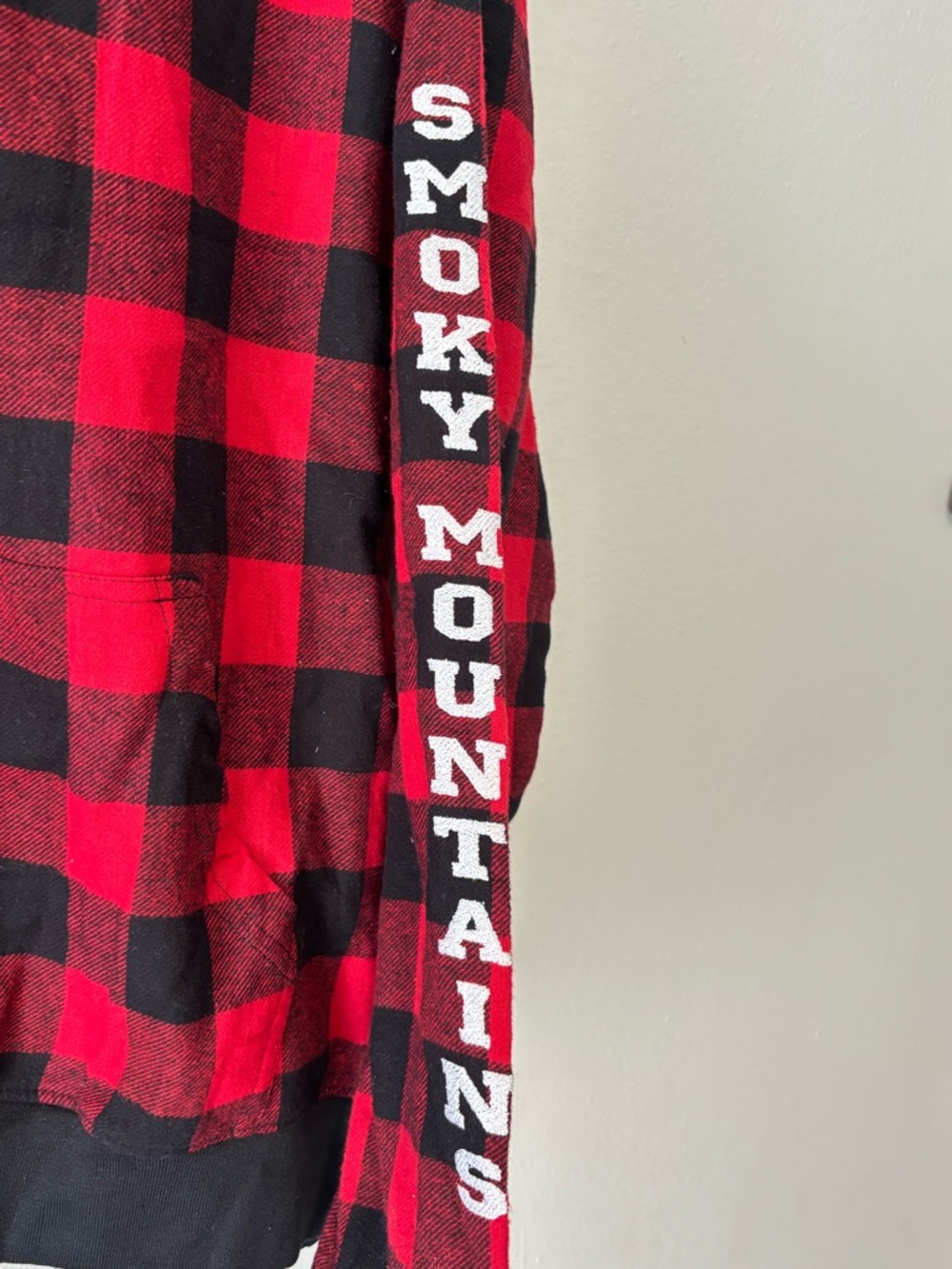 Gatlinburg Tennessee Red & Black Plaid Hoodie Sweater - Picture 5 of 13